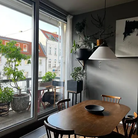 Spacious In Berlin Mitte דירה *